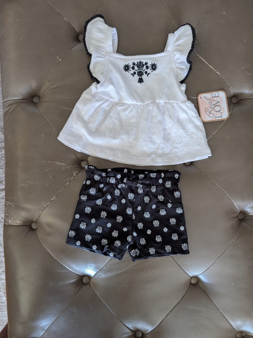 Baby Girl 2 Piece Short Set Size 0-3 Mos